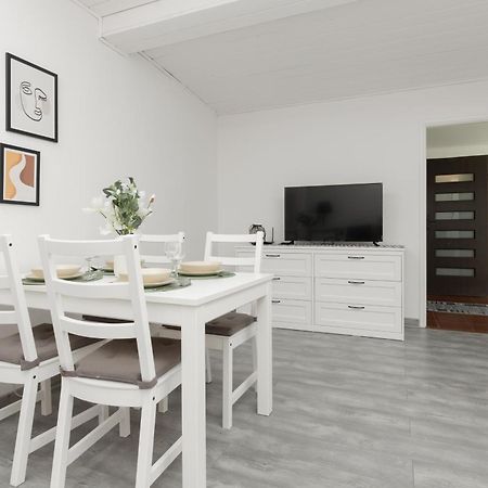 Metro Plac Wilsona Apartments Mickiewicza By Noclegi Renters Warschau Exterior foto