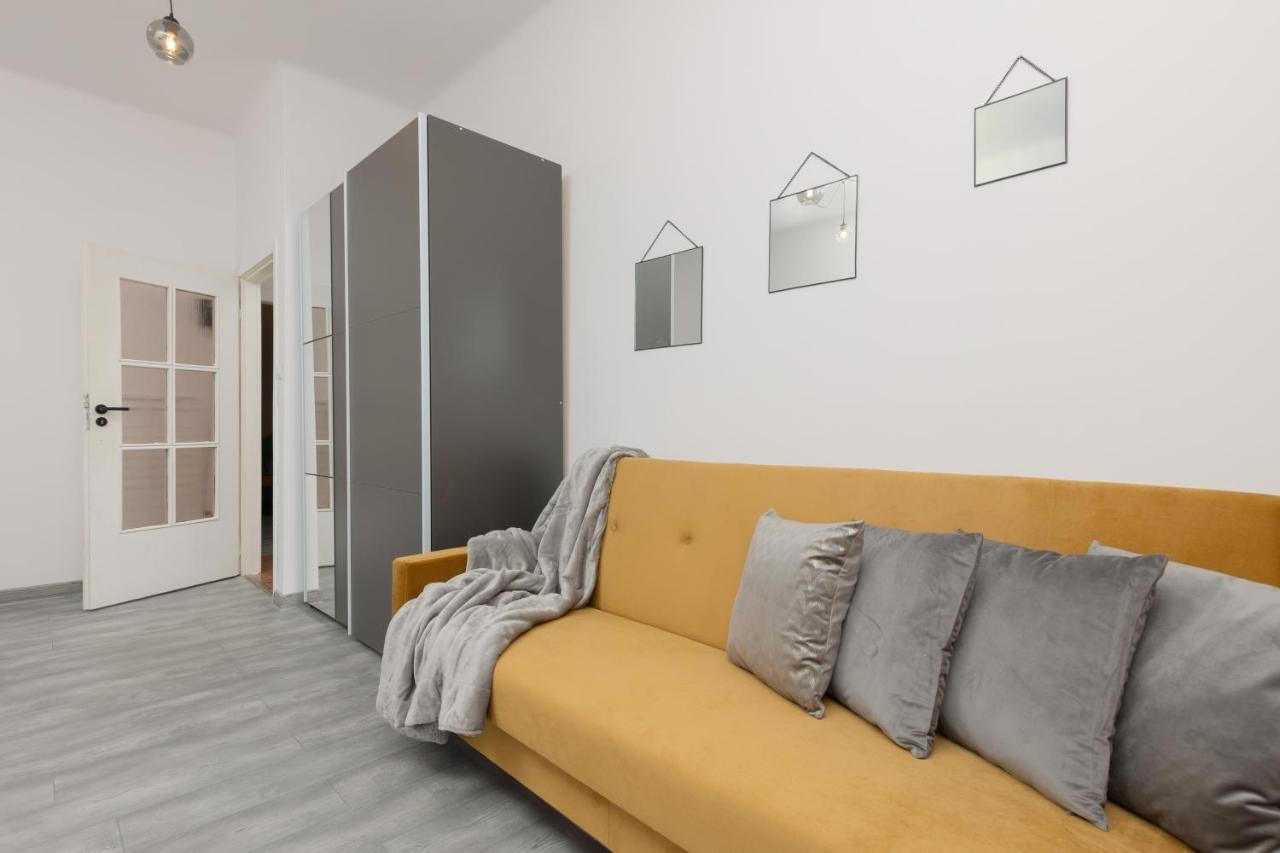 Metro Plac Wilsona Apartments Mickiewicza By Noclegi Renters Warschau Exterior foto