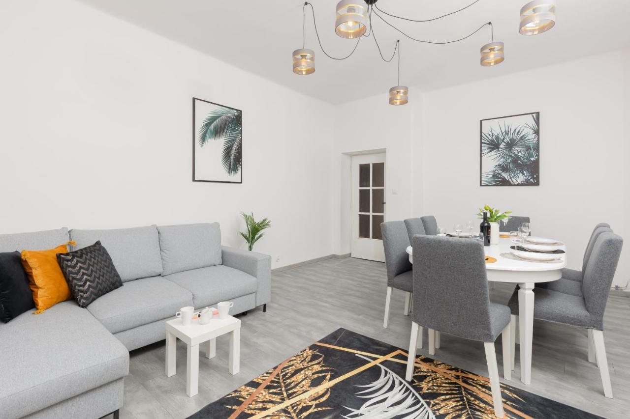 Metro Plac Wilsona Apartments Mickiewicza By Noclegi Renters Warschau Exterior foto