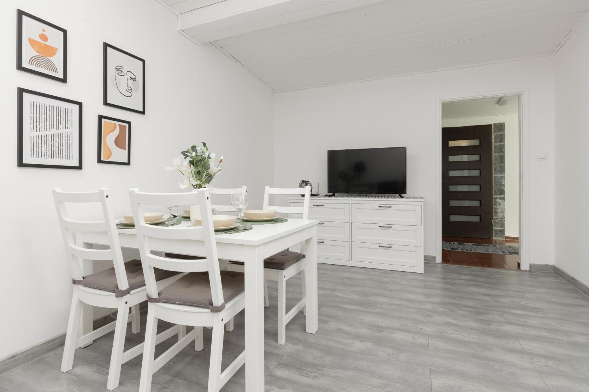 Metro Plac Wilsona Apartments Mickiewicza By Noclegi Renters Warschau Exterior foto