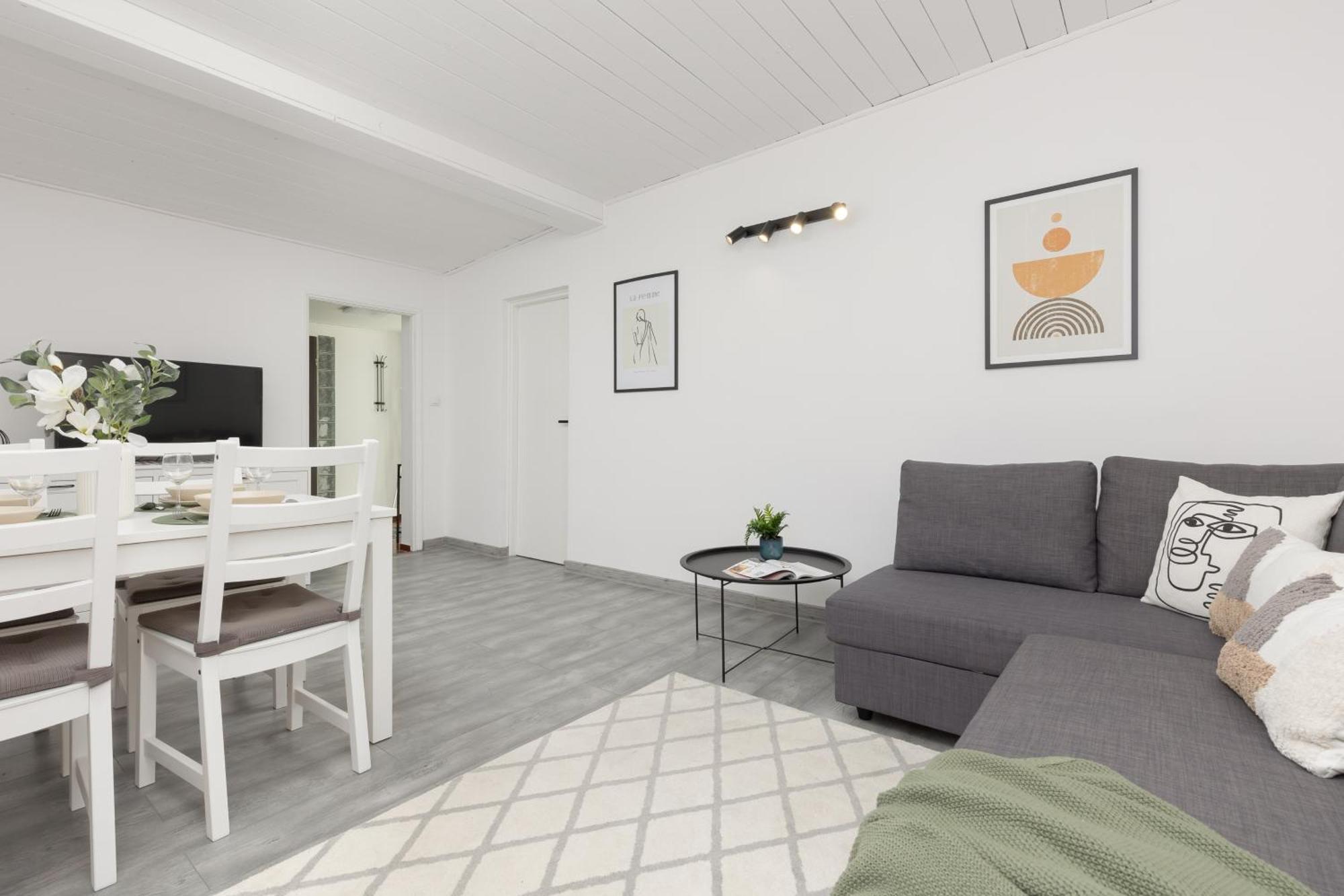 Metro Plac Wilsona Apartments Mickiewicza By Noclegi Renters Warschau Exterior foto